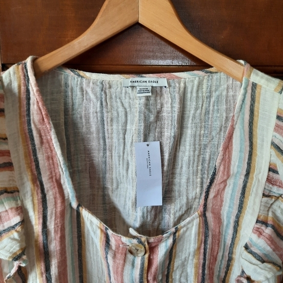 NWT American Eagle 100% cotton striped ruffle sleeve cropped button front shirt - Picture 2 of 10
